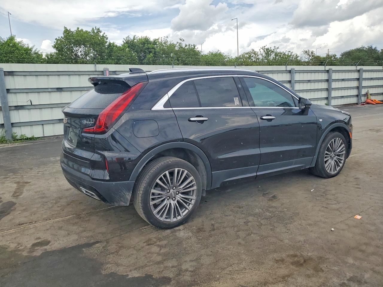 2024 Cadillac Xt4 Premium Luxury - zdjęcie 3