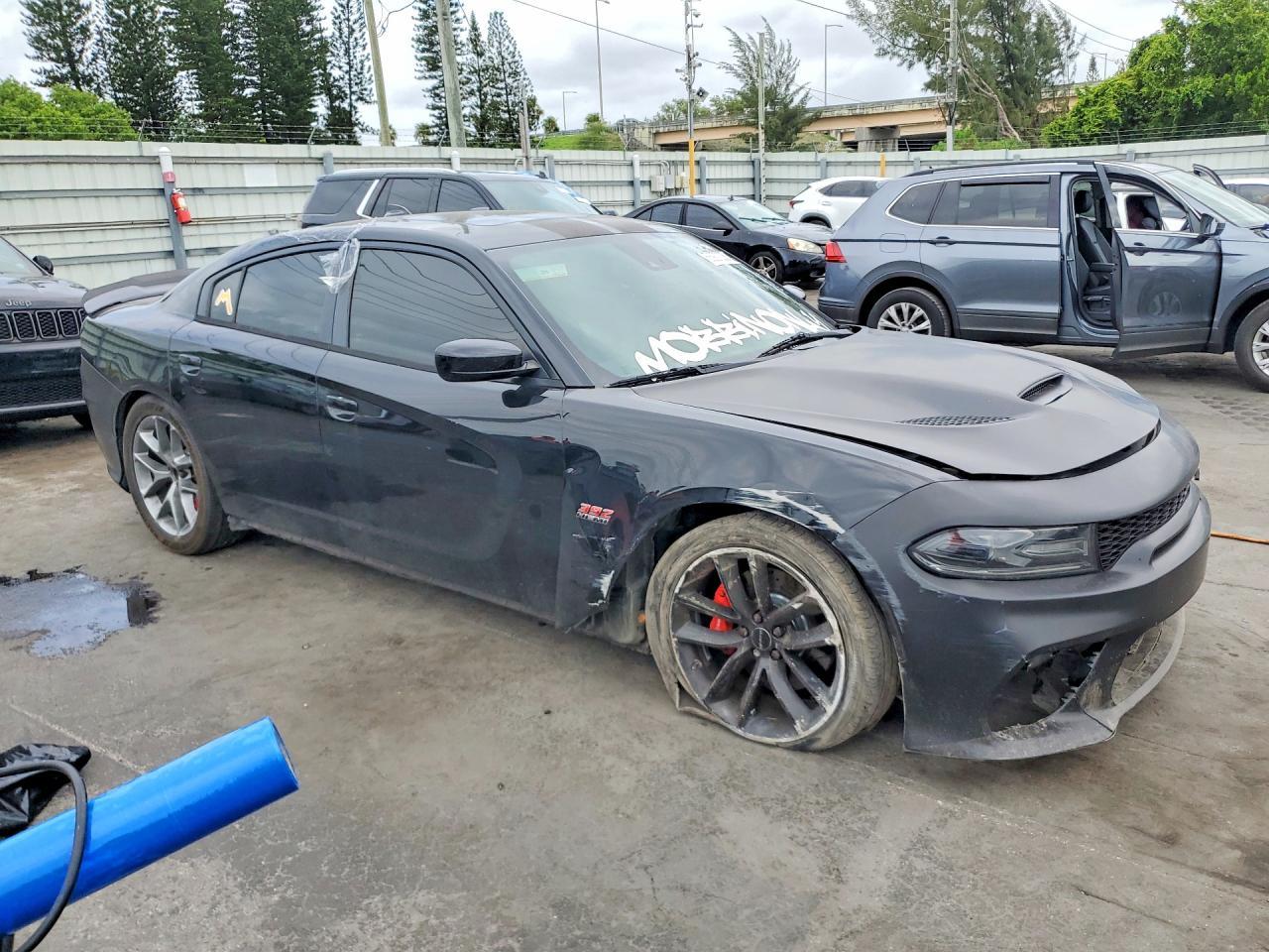 2016 Dodge Charger R - zdjęcie 4