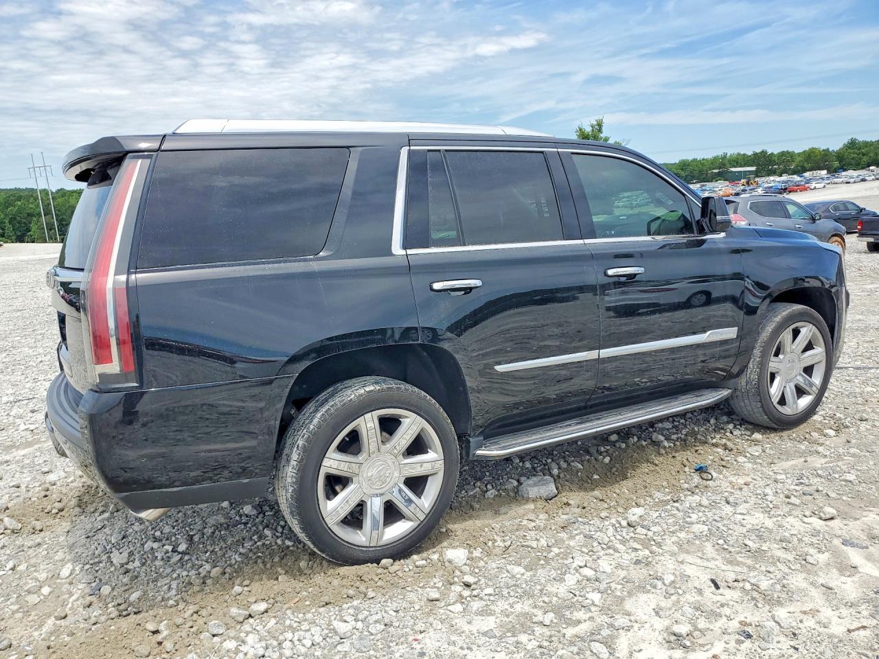 2020 Cadillac Escalade Luxury - zdjęcie 3