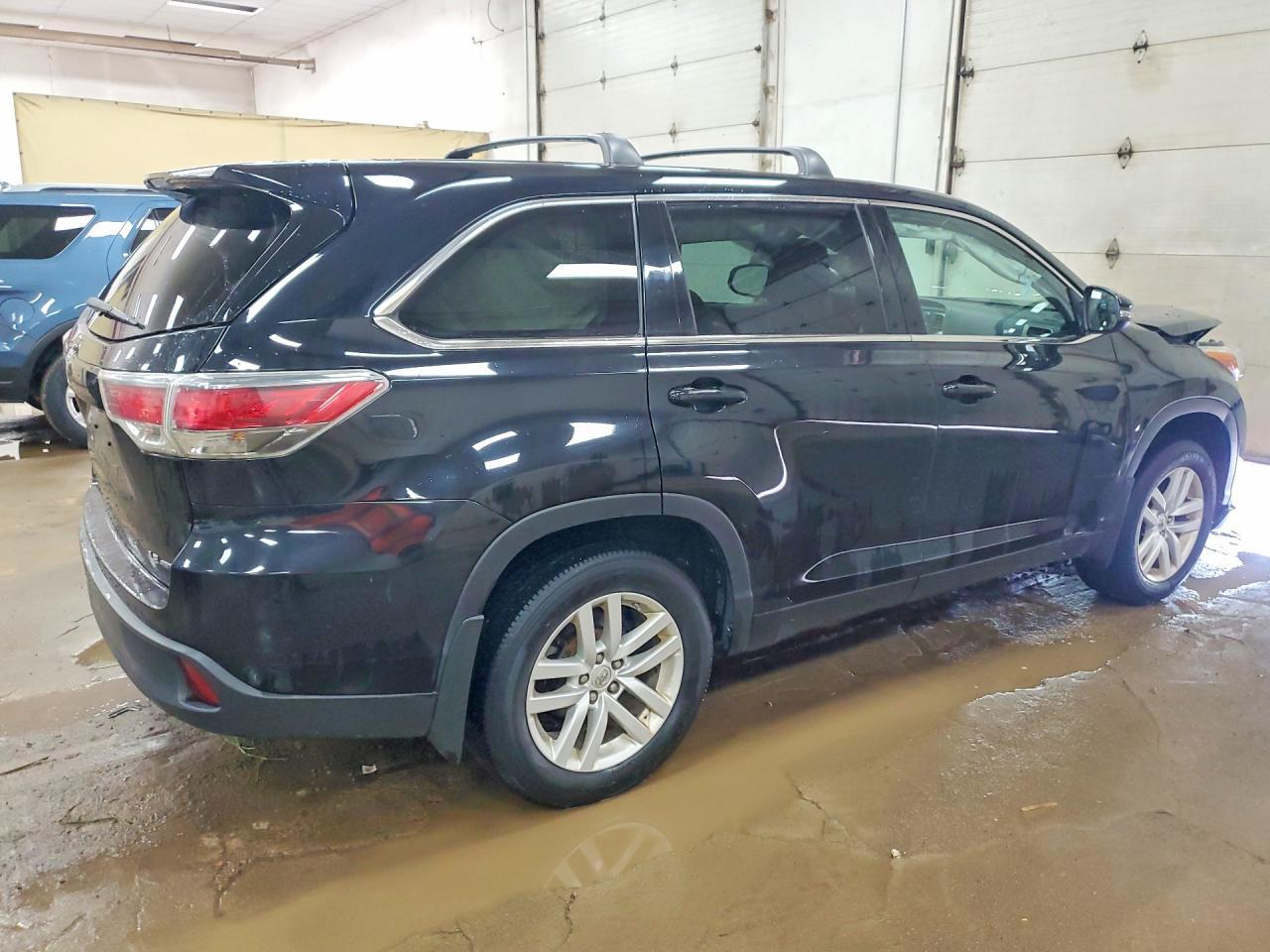 2015 Toyota Highlander Le - zdjęcie 3