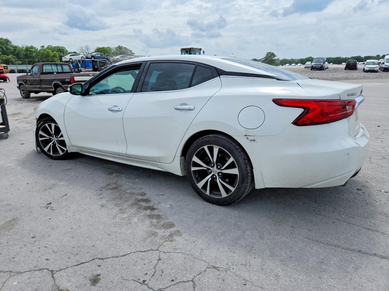 Nissan Maxima - zdjęcie 2