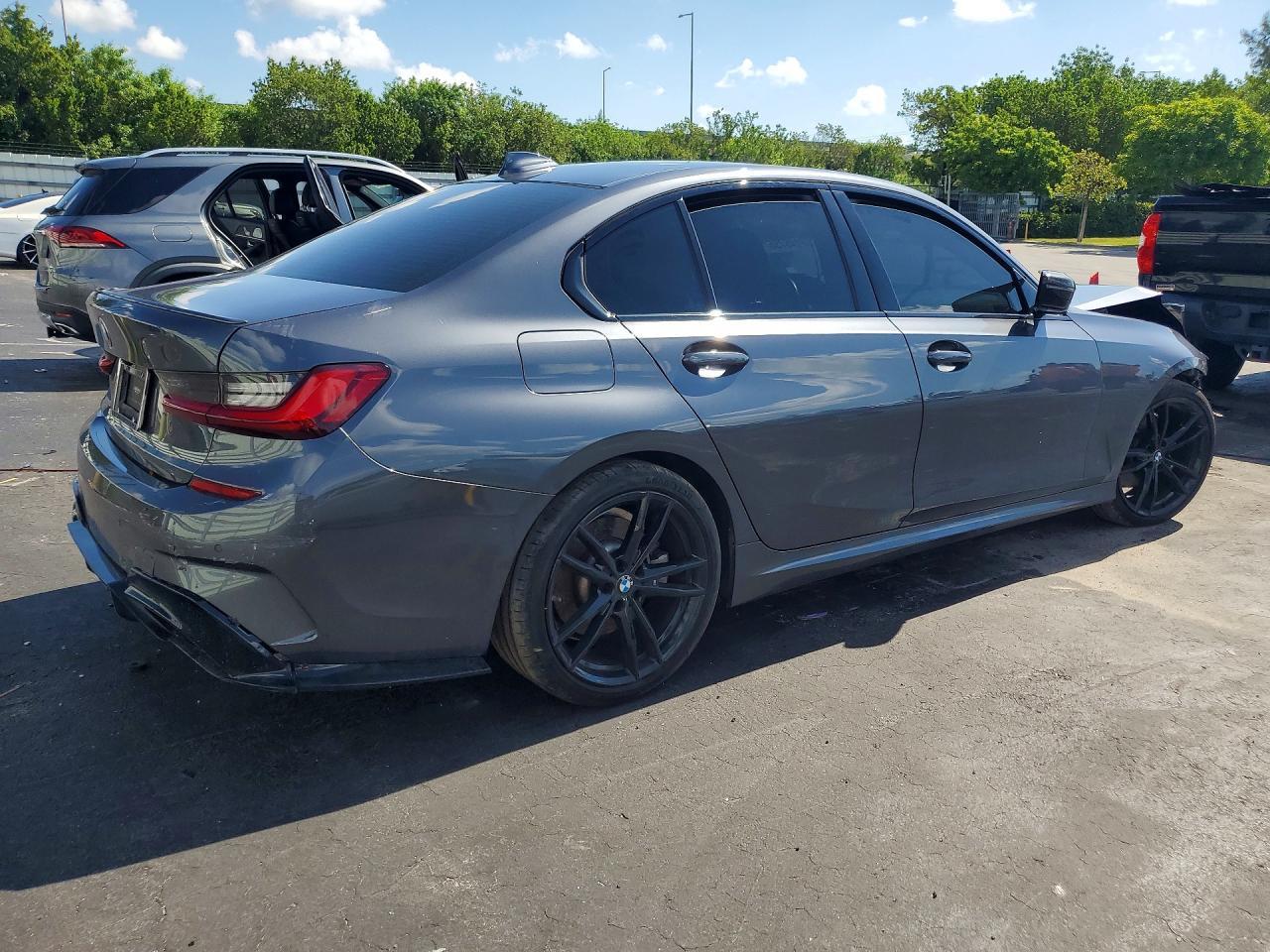 2022 BMW 330I - zdjęcie 3