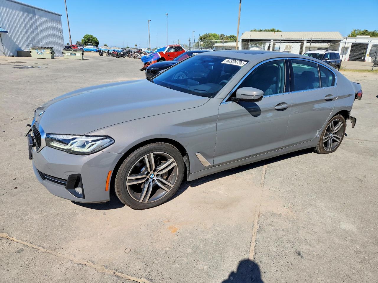 2021 BMW Seria 5 530i - zdjęcie główne