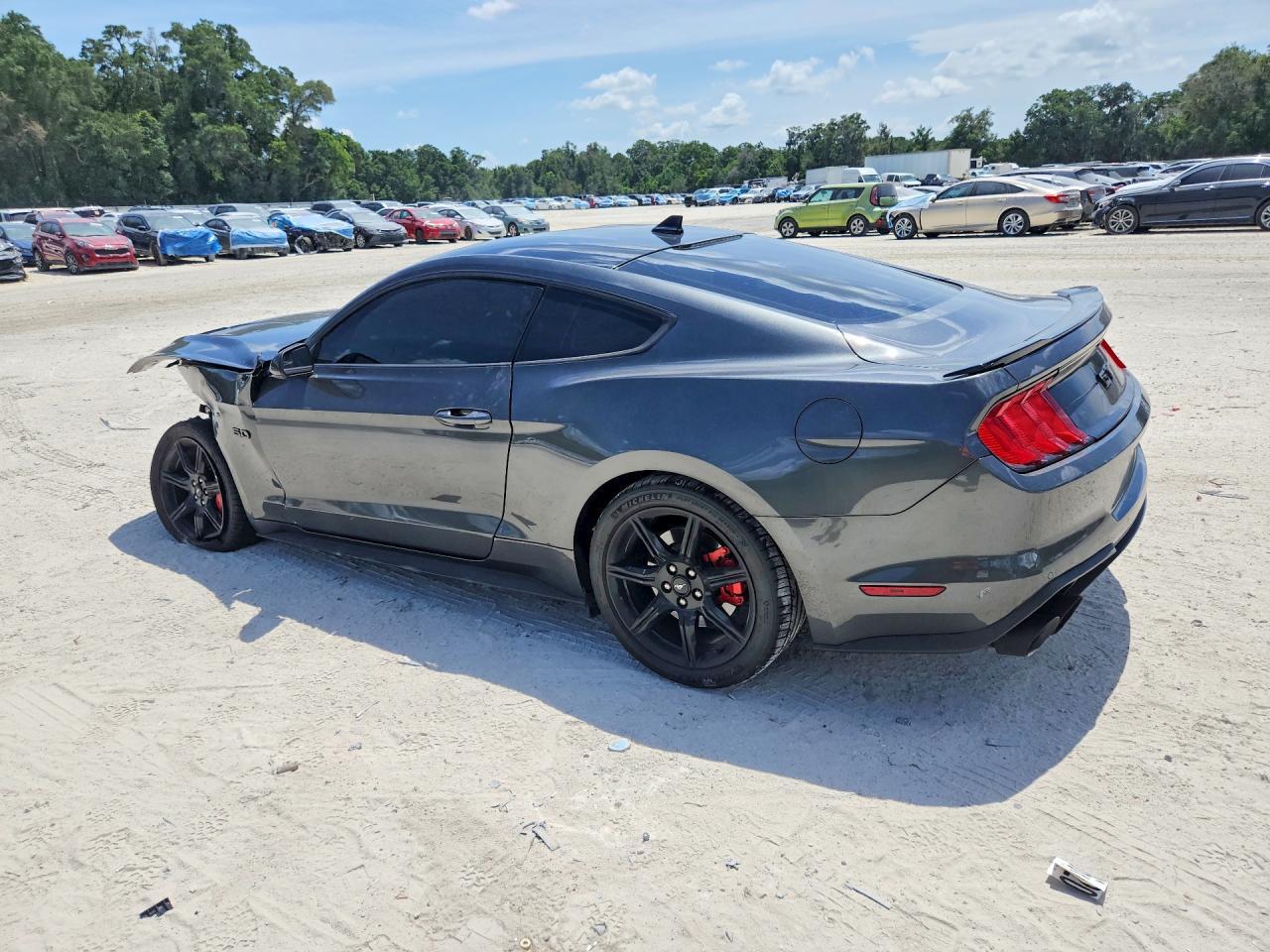 2020 Ford Mustang Gt - zdjęcie 2