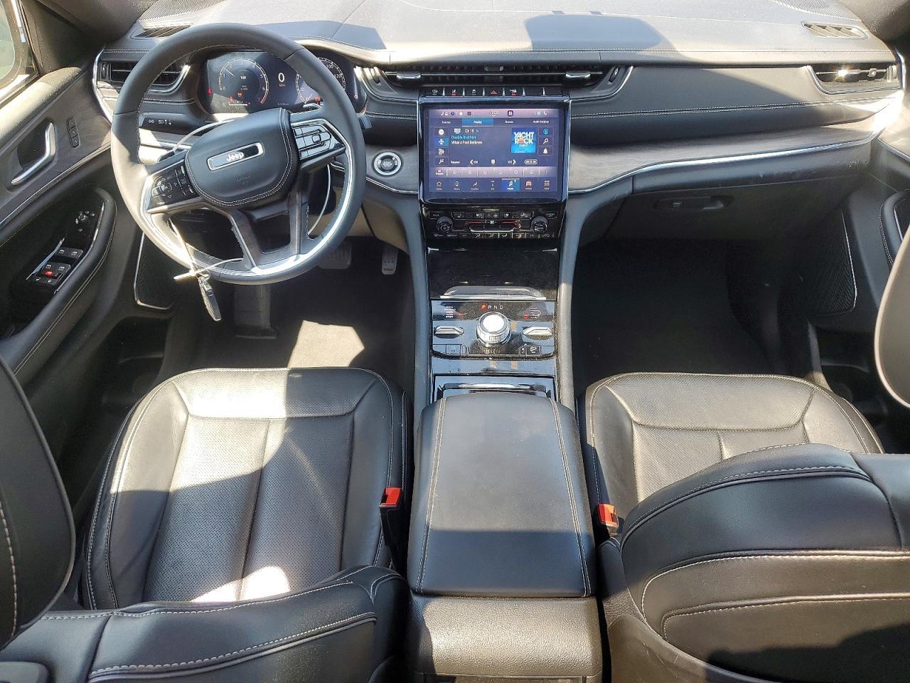 2023 Jeep Grand Cherokee Overland - zdjęcie 8