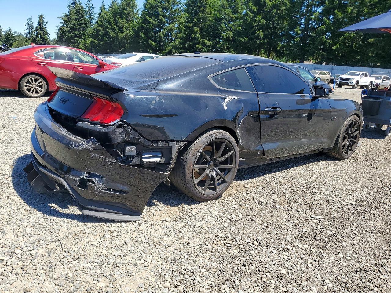 2019 Ford Mustang - zdjęcie 3