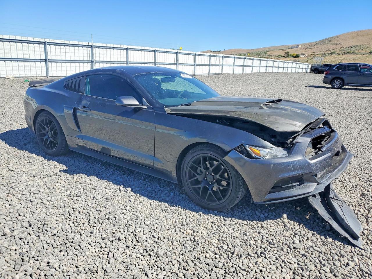 2017 Ford Mustang - zdjęcie 4