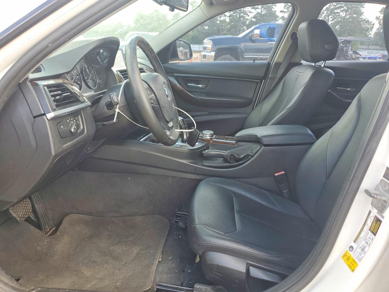 2015 BMW 320 I - zdjęcie 7