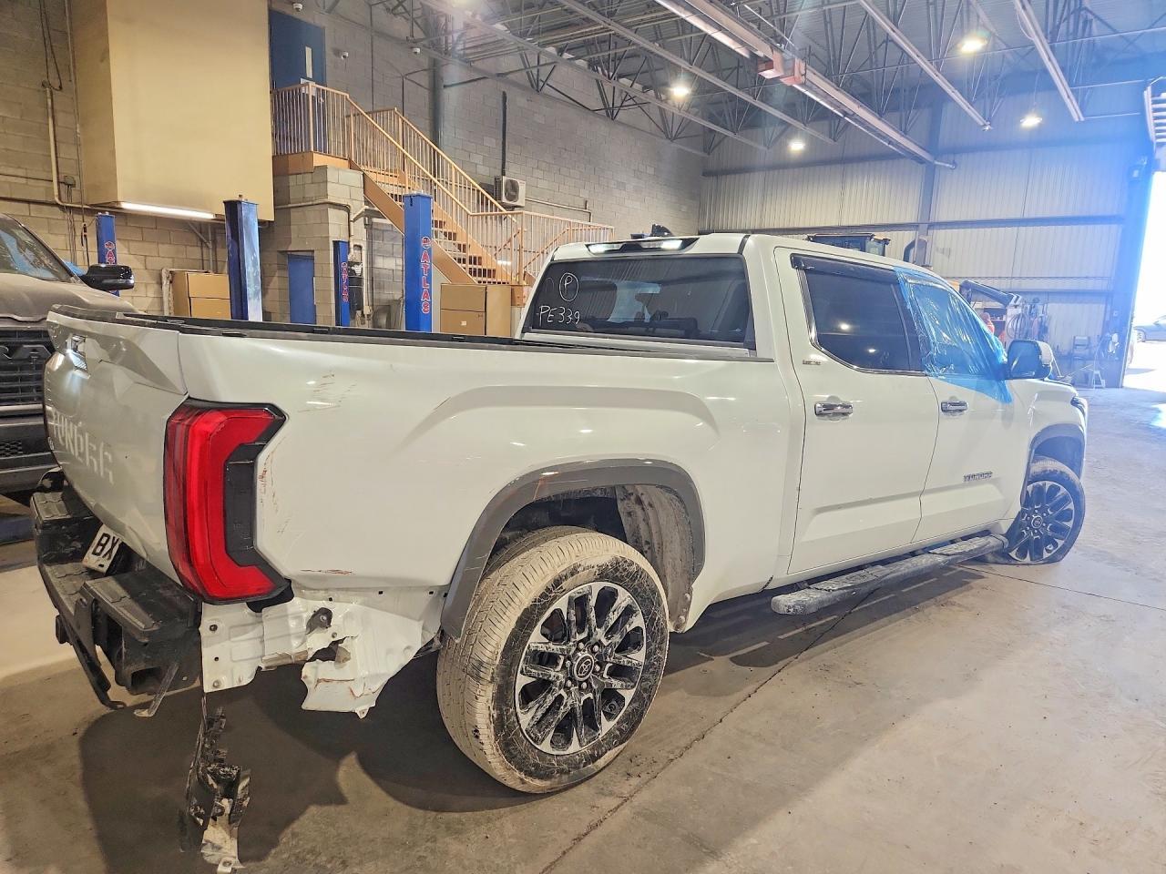 2023 Toyota Tundra Crewmax Limited - zdjęcie 3