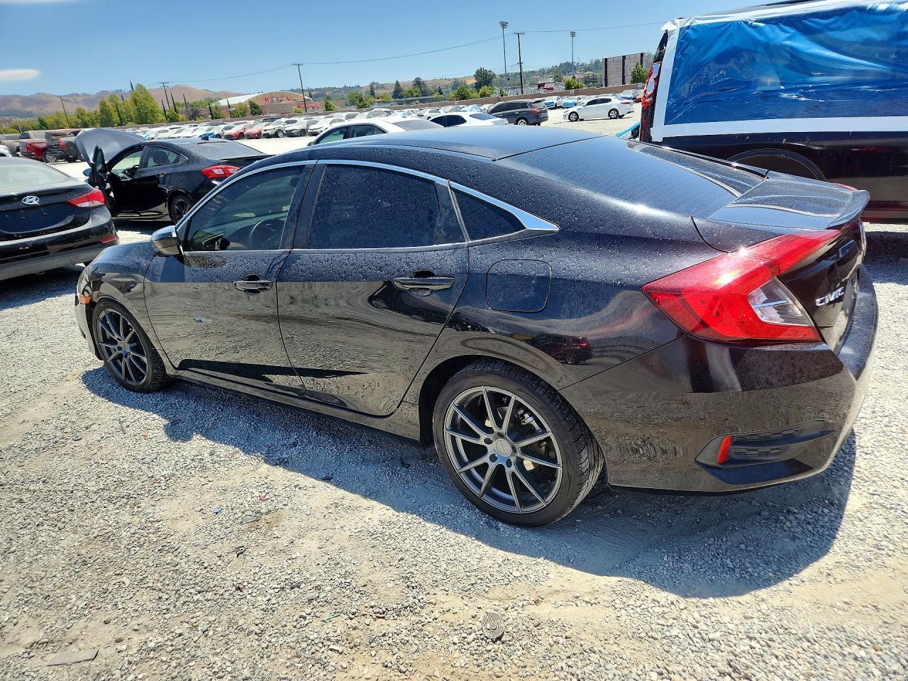 2020 Honda Civic Sport - zdjęcie 2