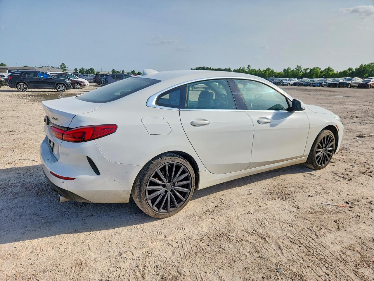2021 BMW 228I - zdjęcie 3