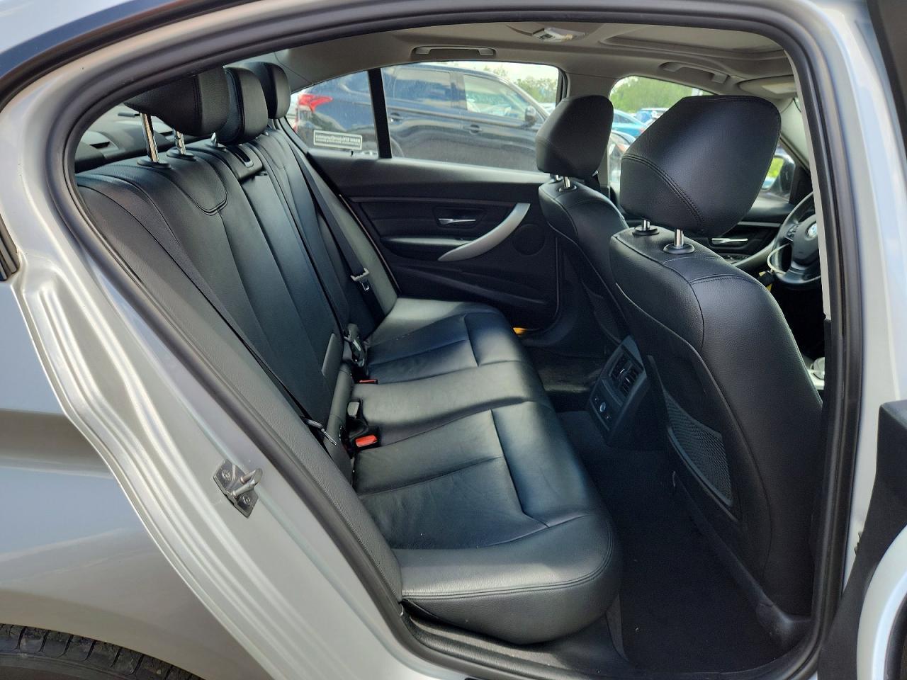 2013 BMW Seria 3 328i - zdjęcie 10