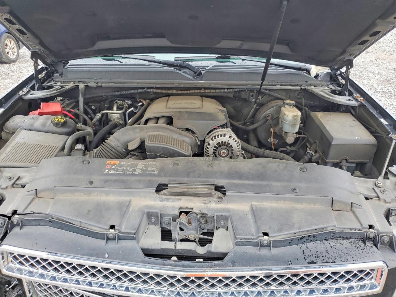 2013 Chevrolet Suburban C1500 Lt - zdjęcie 12