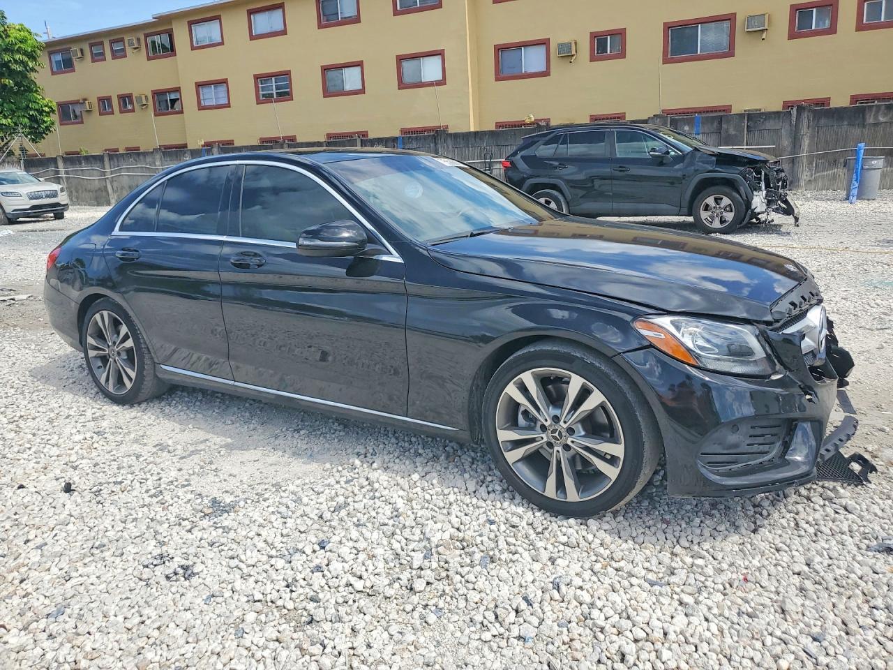 2018 Mercedes-Benz C 300 - zdjęcie 4