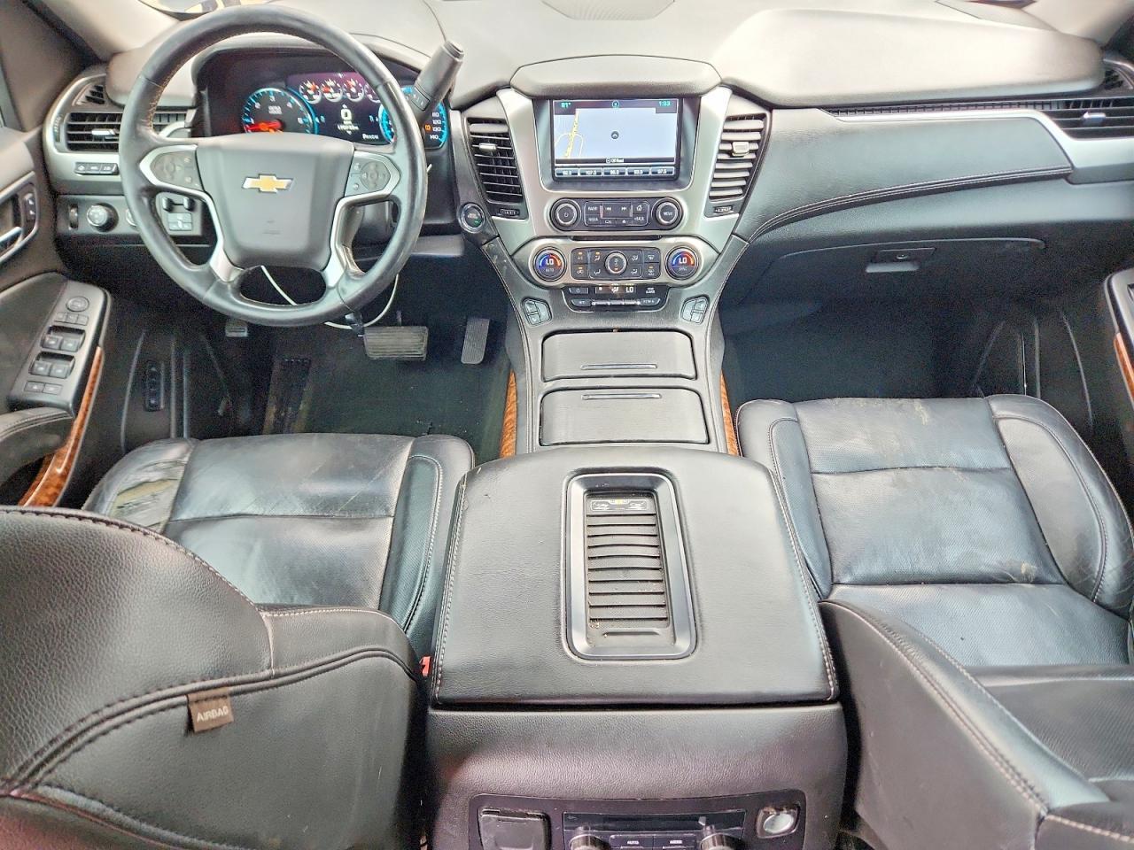 2016 Chevrolet Suburban - zdjęcie 8