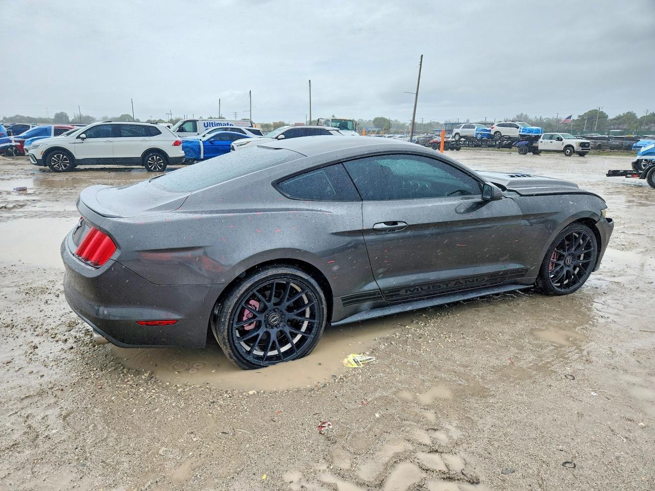 2015 Ford Mustang - zdjęcie 3
