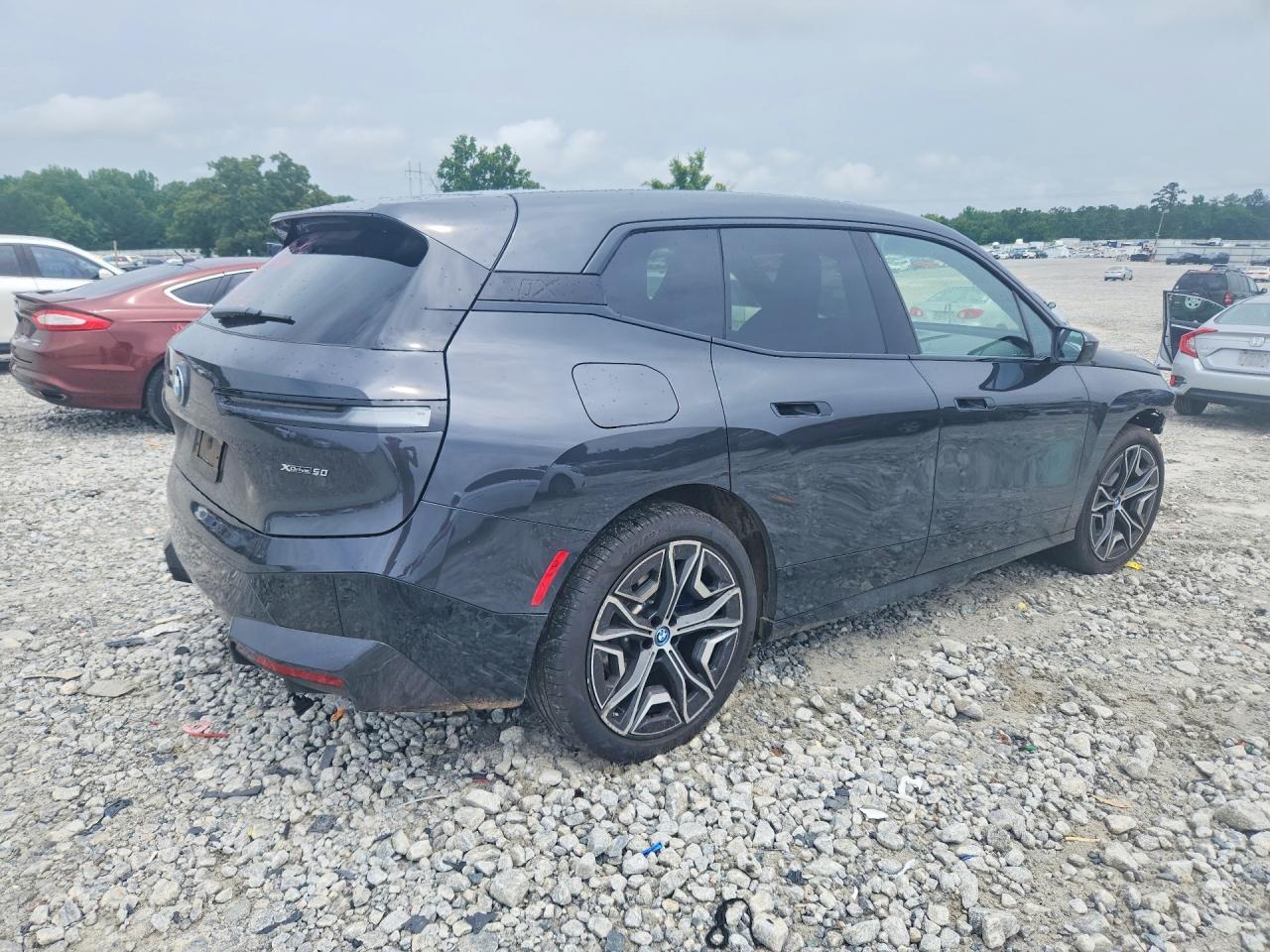 2025 BMW Ix xDrive50 - zdjęcie 3