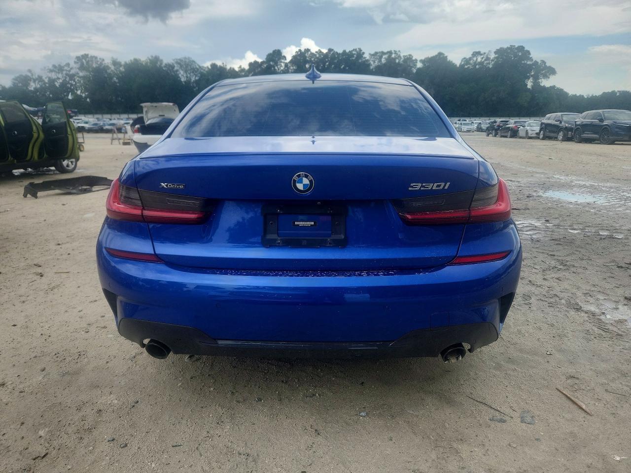 2022 BMW Seria 3 330i - zdjęcie 6