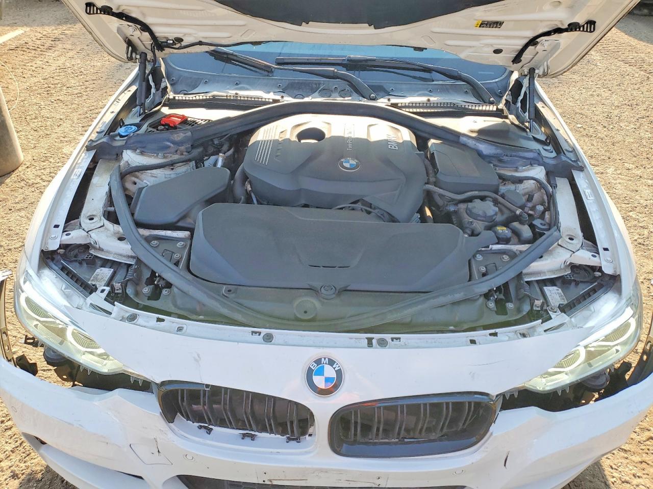 2018 BMW 330 Xi - zdjęcie 11