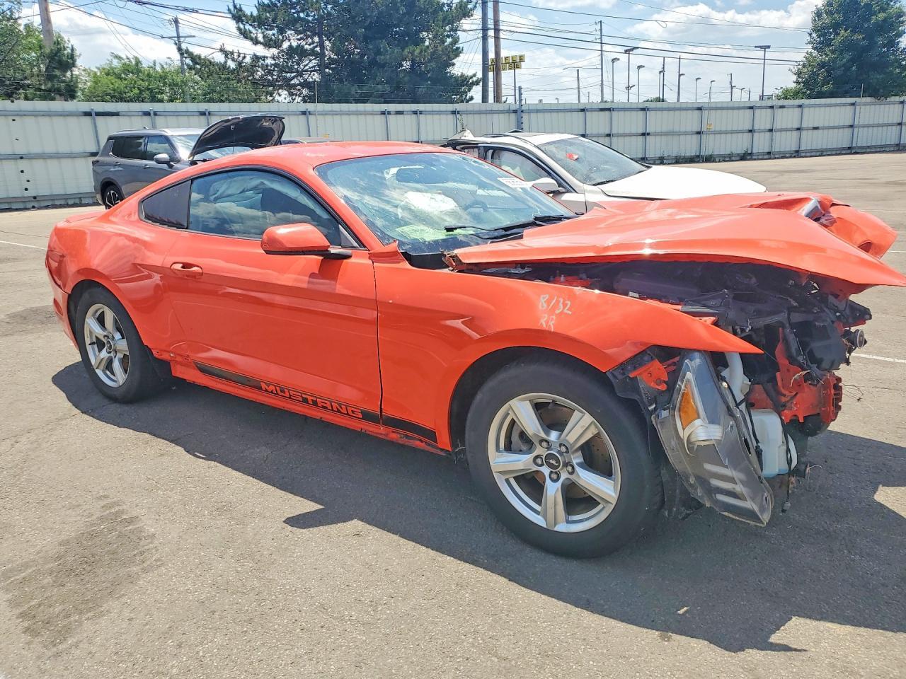 2015 Ford Mustang - zdjęcie 4