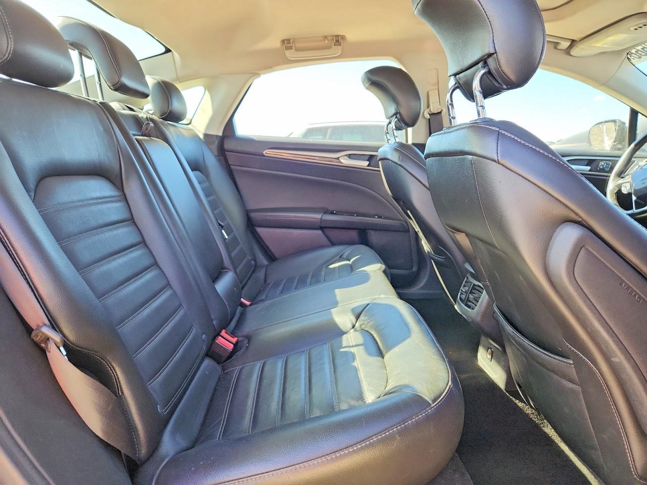 2013 Ford Fusion - zdjęcie 10