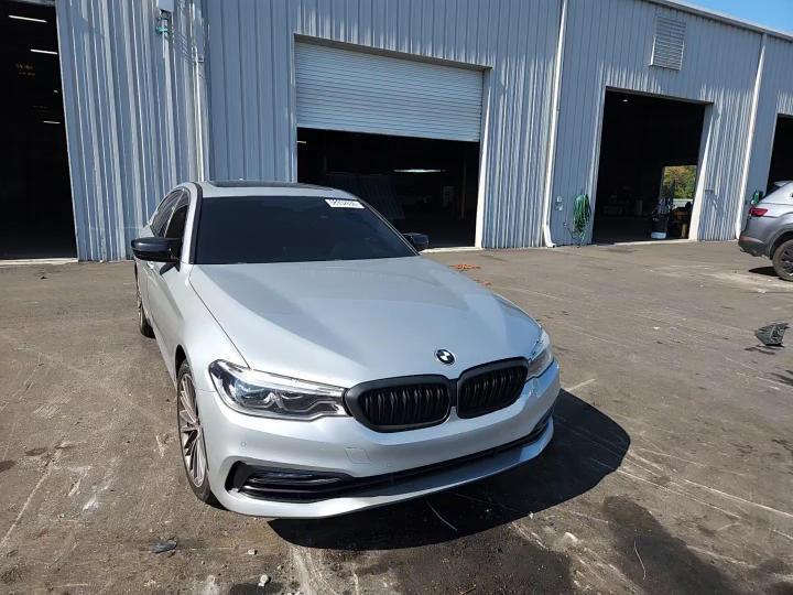 2017 BMW Seria 5 540i - zdjęcie 13