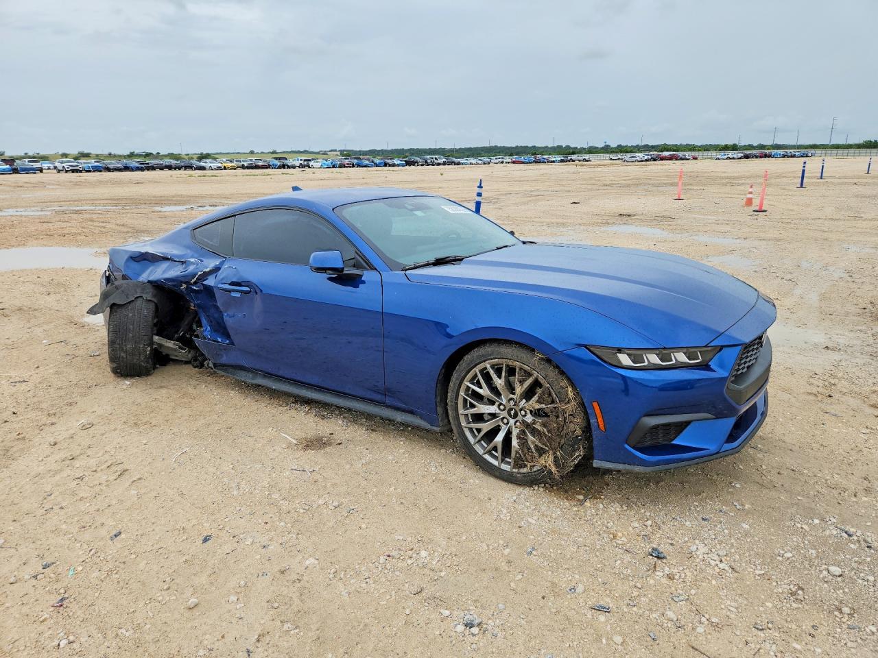 2024 Ford Mustang - zdjęcie 4