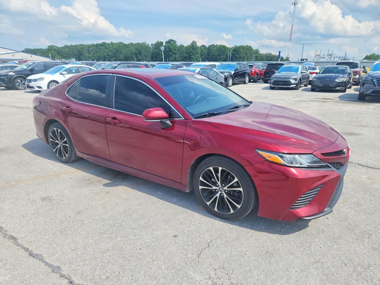 2018 Toyota Camry Se - zdjęcie 4