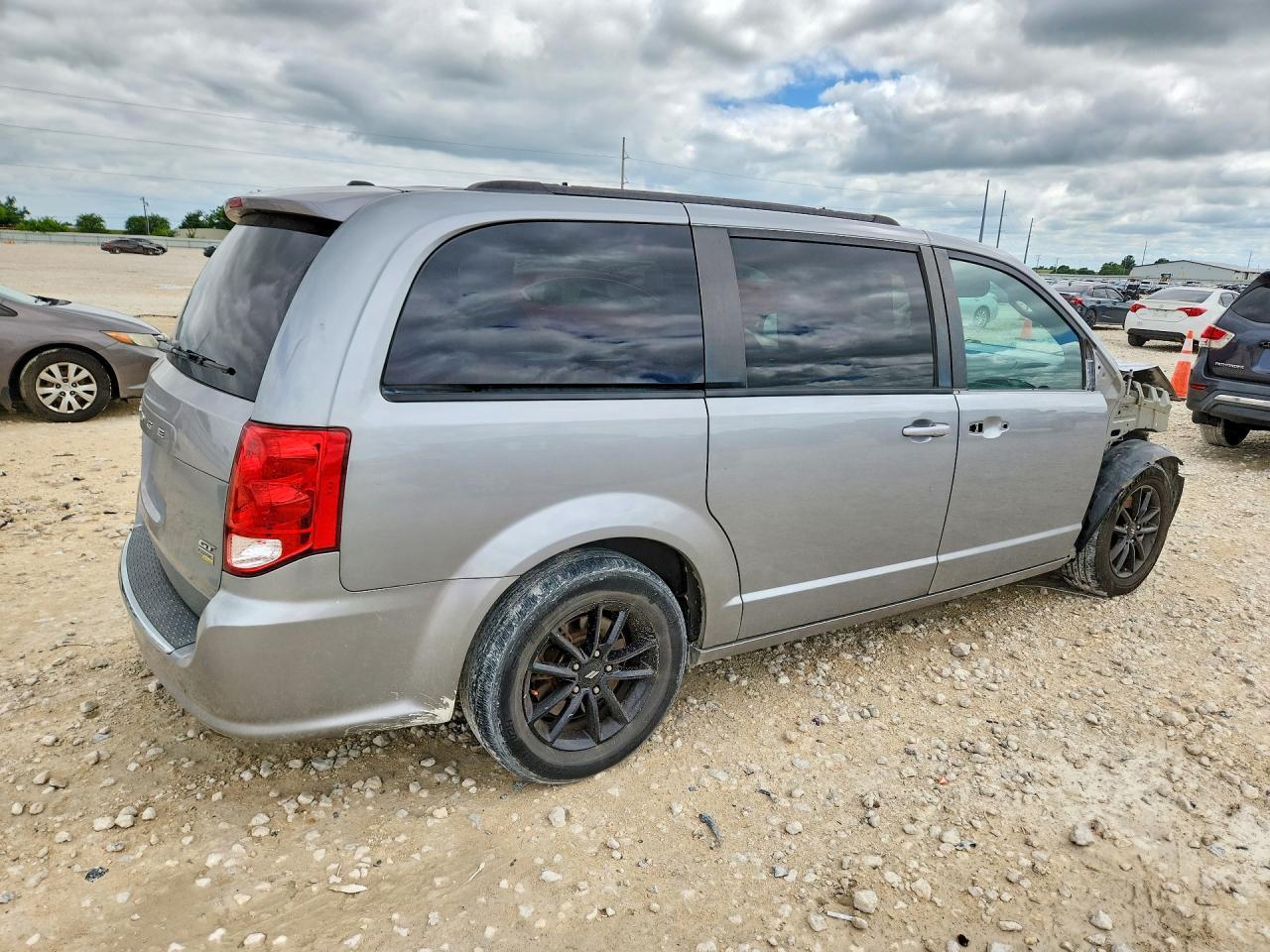 2019 Dodge Grand Caravan Gt - zdjęcie 3