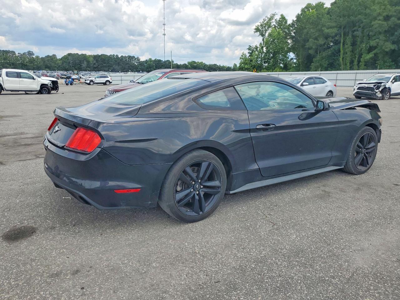 2016 Ford Mustang - zdjęcie 3