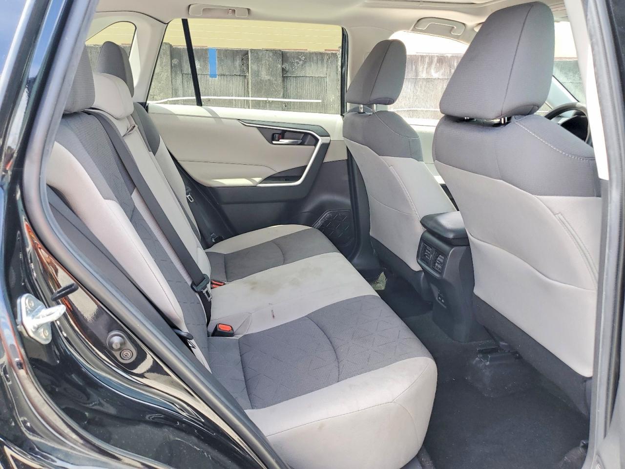 2022 Toyota Rav4 Xle - zdjęcie 10