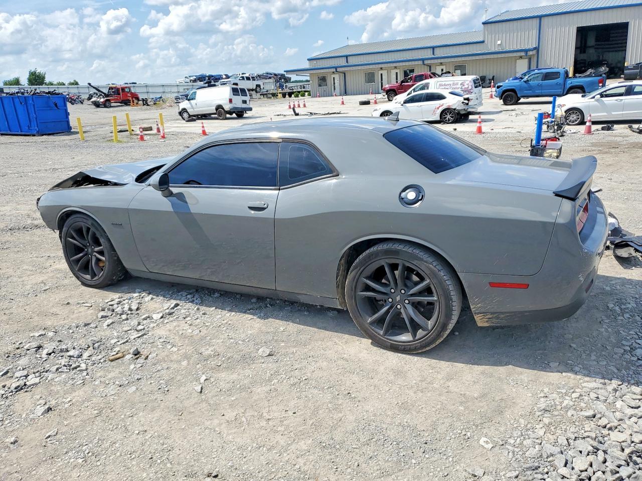 2017 Dodge Challenger R - zdjęcie 2