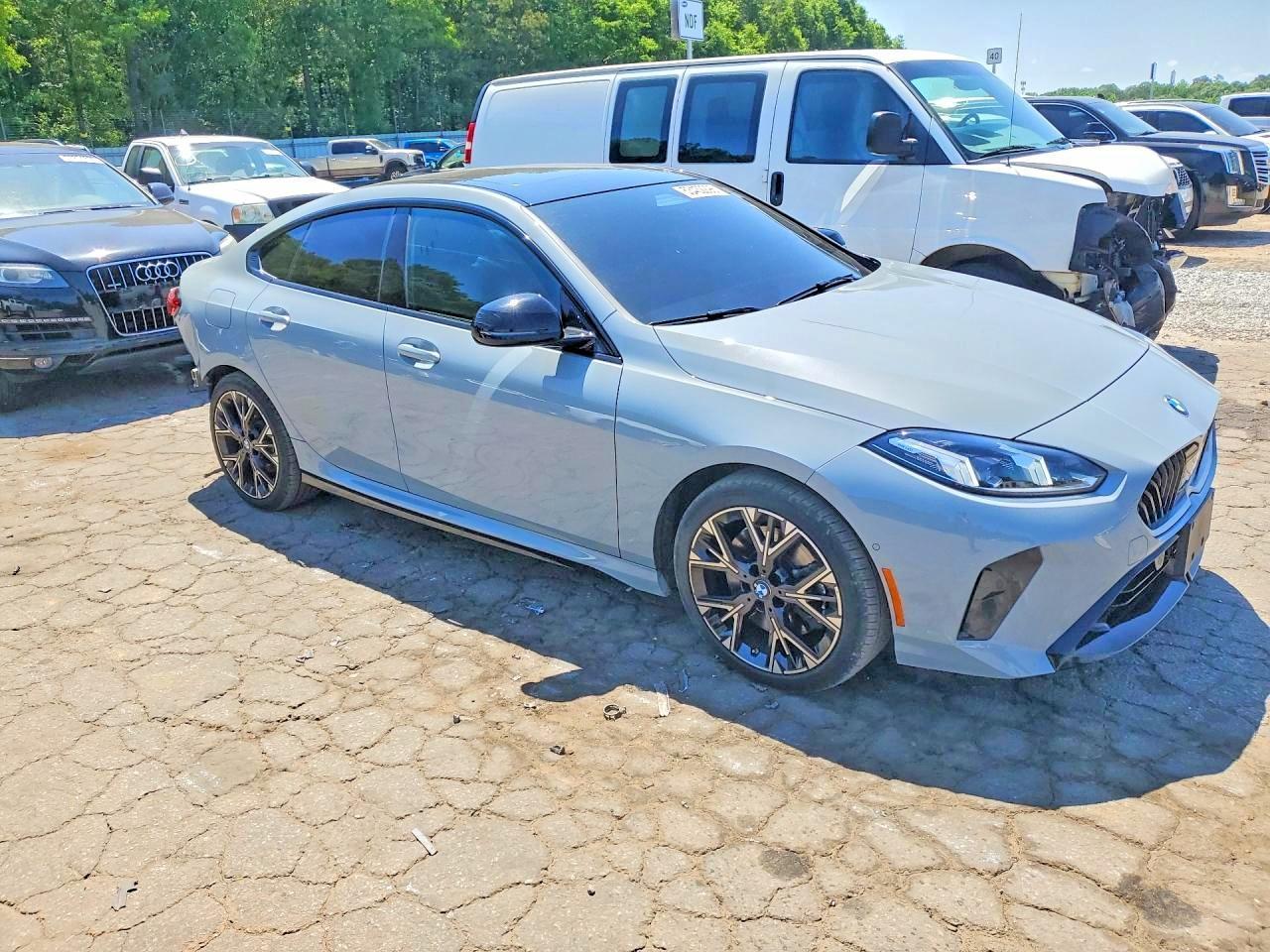 BMW Seria 2 - zdjęcie 4