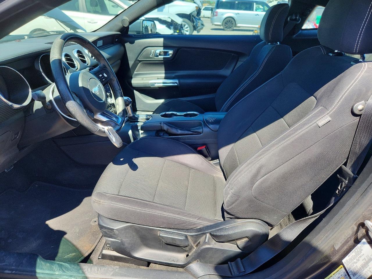 2015 Ford Mustang - zdjęcie 7