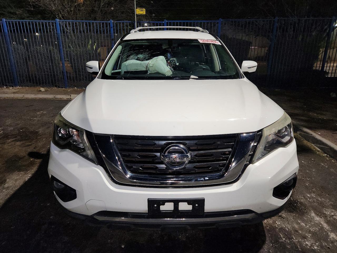 2017 Nissan Pathfinder Sv - zdjęcie 5