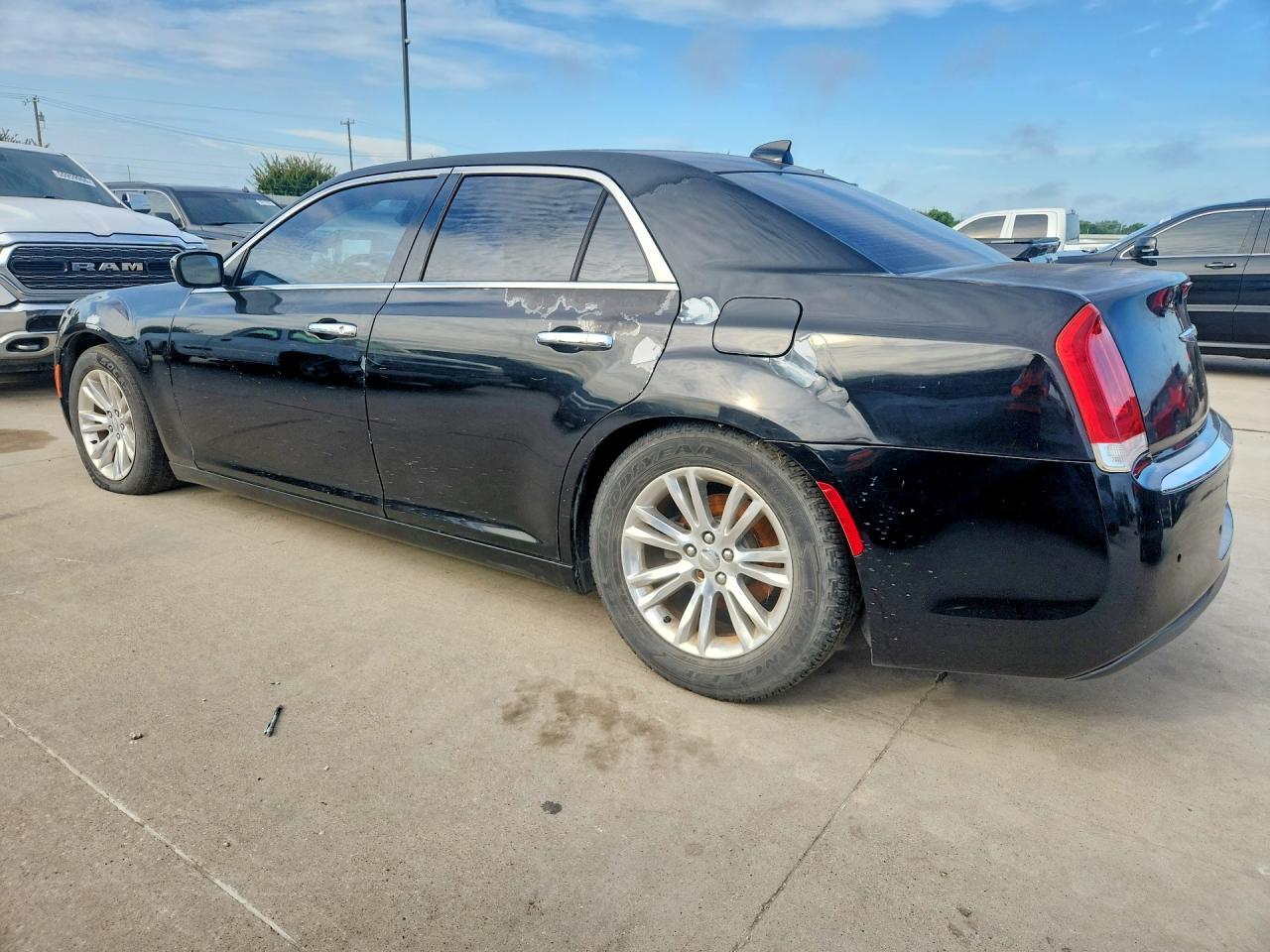 2016 Chrysler 300C - zdjęcie 2