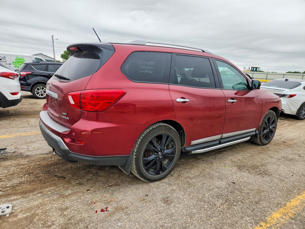 2017 Nissan Pathfinder Platinum - zdjęcie 3