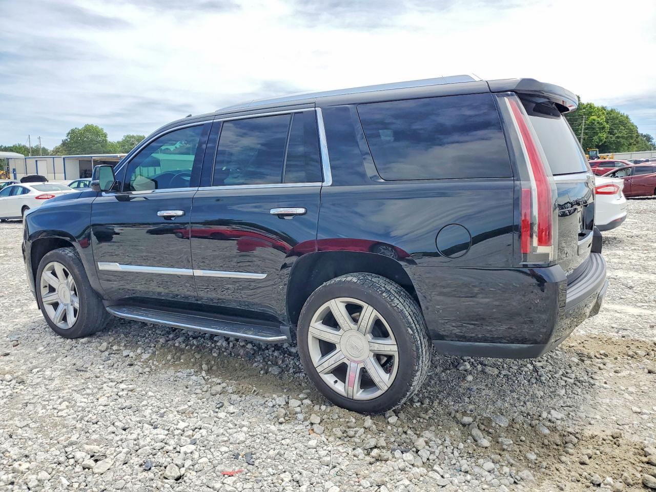 2020 Cadillac Escalade Luxury - zdjęcie 2