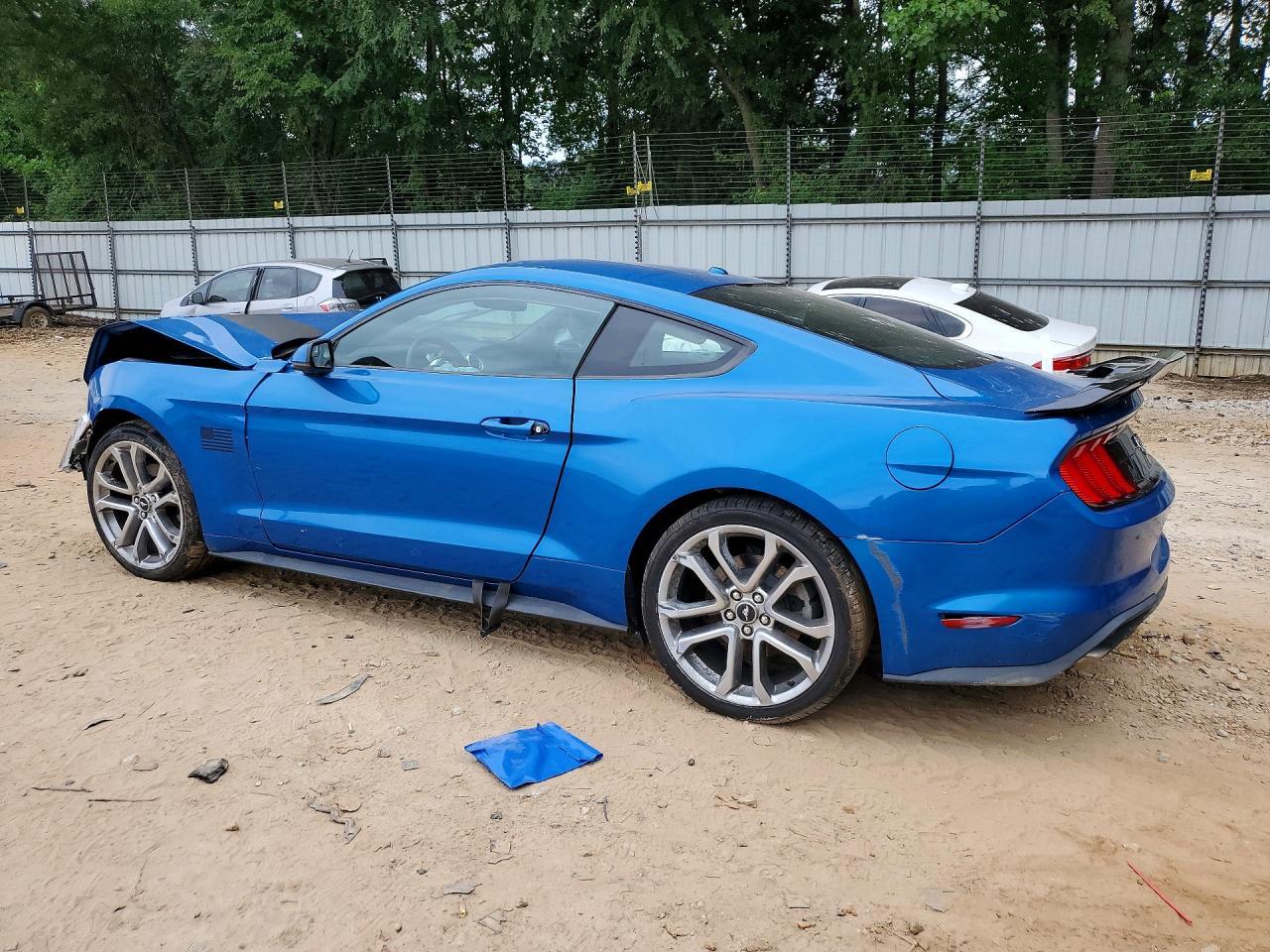 2019 Ford Mustang - zdjęcie 2