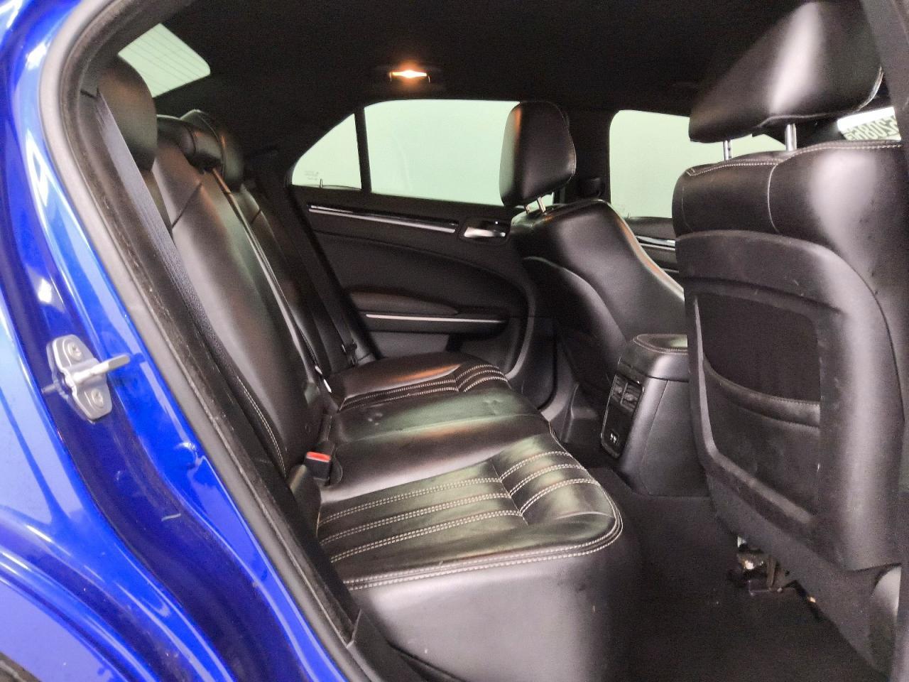 2019 Chrysler 300 S - zdjęcie 10