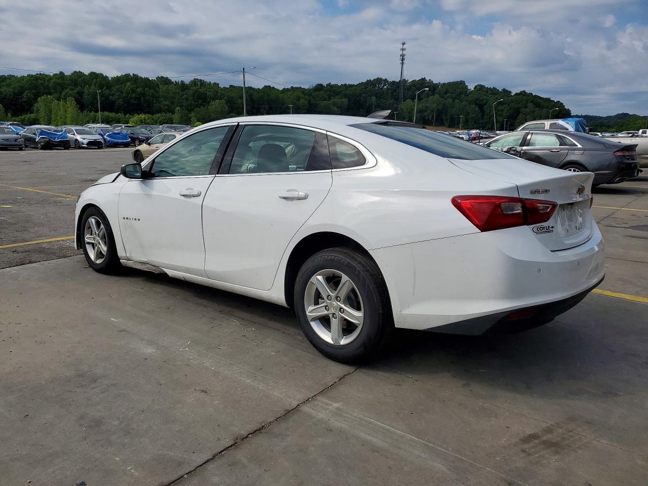 2024 Chevrolet Malibu Ls - zdjęcie 2