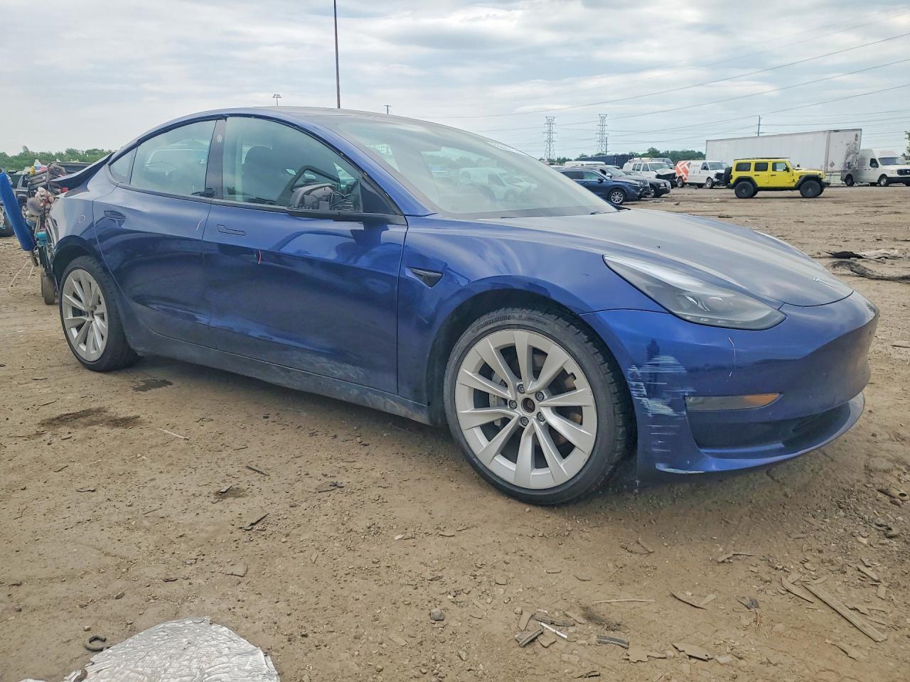 2021 Tesla Model 3 - zdjęcie 4