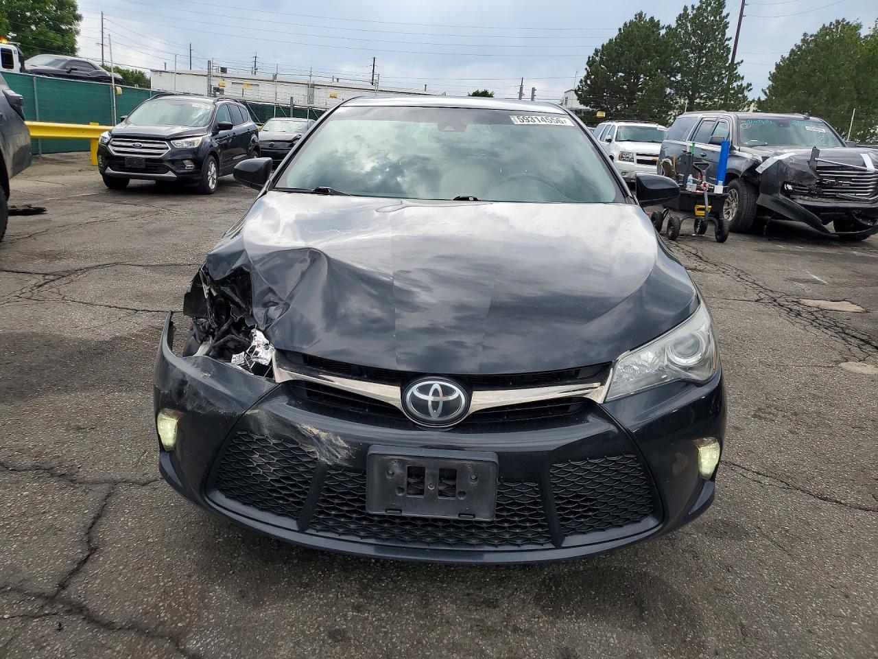2016 Toyota Camry Xse - zdjęcie 5