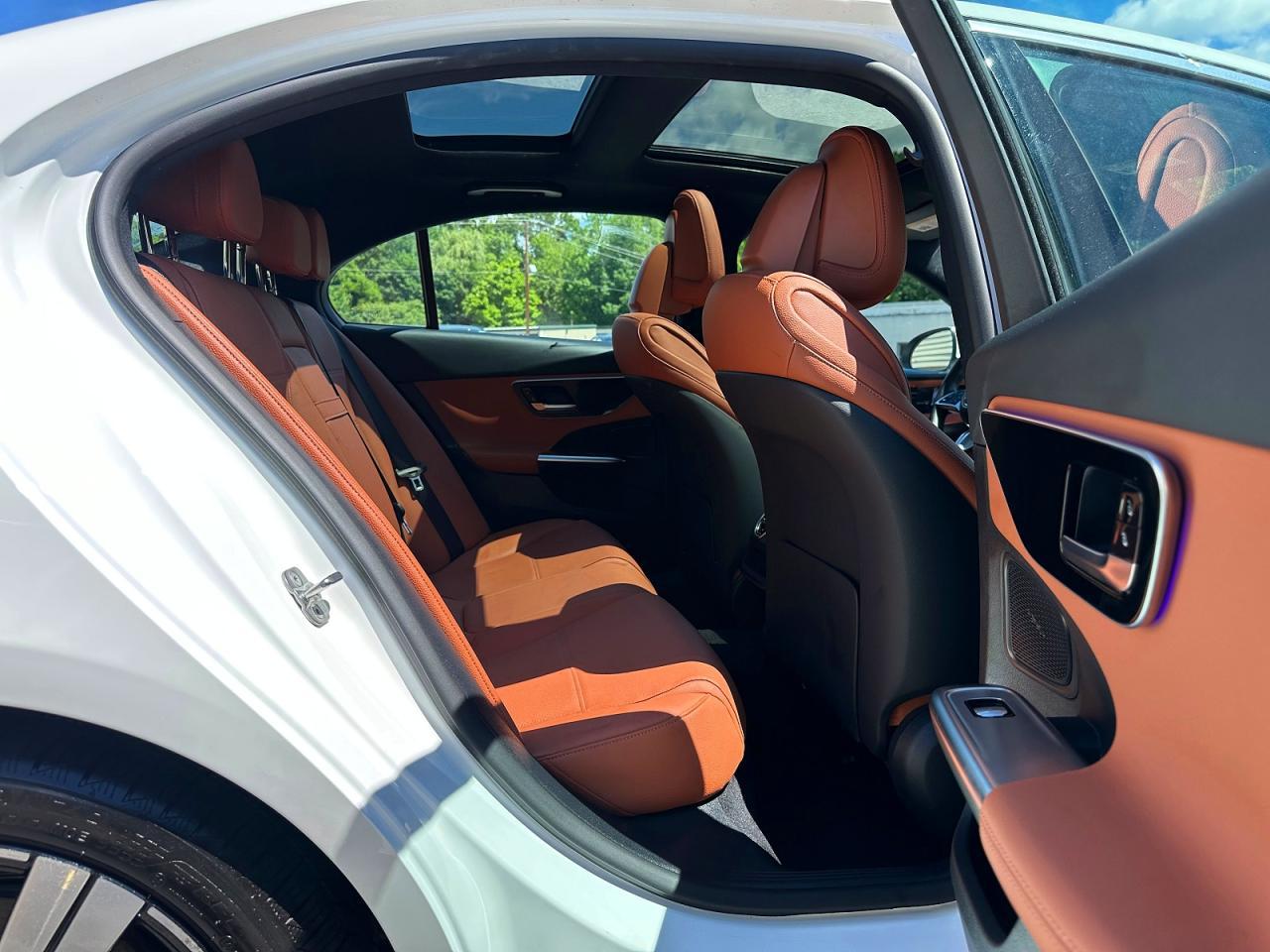 2025 Mercedes-Benz C 300 4Matic - zdjęcie 9