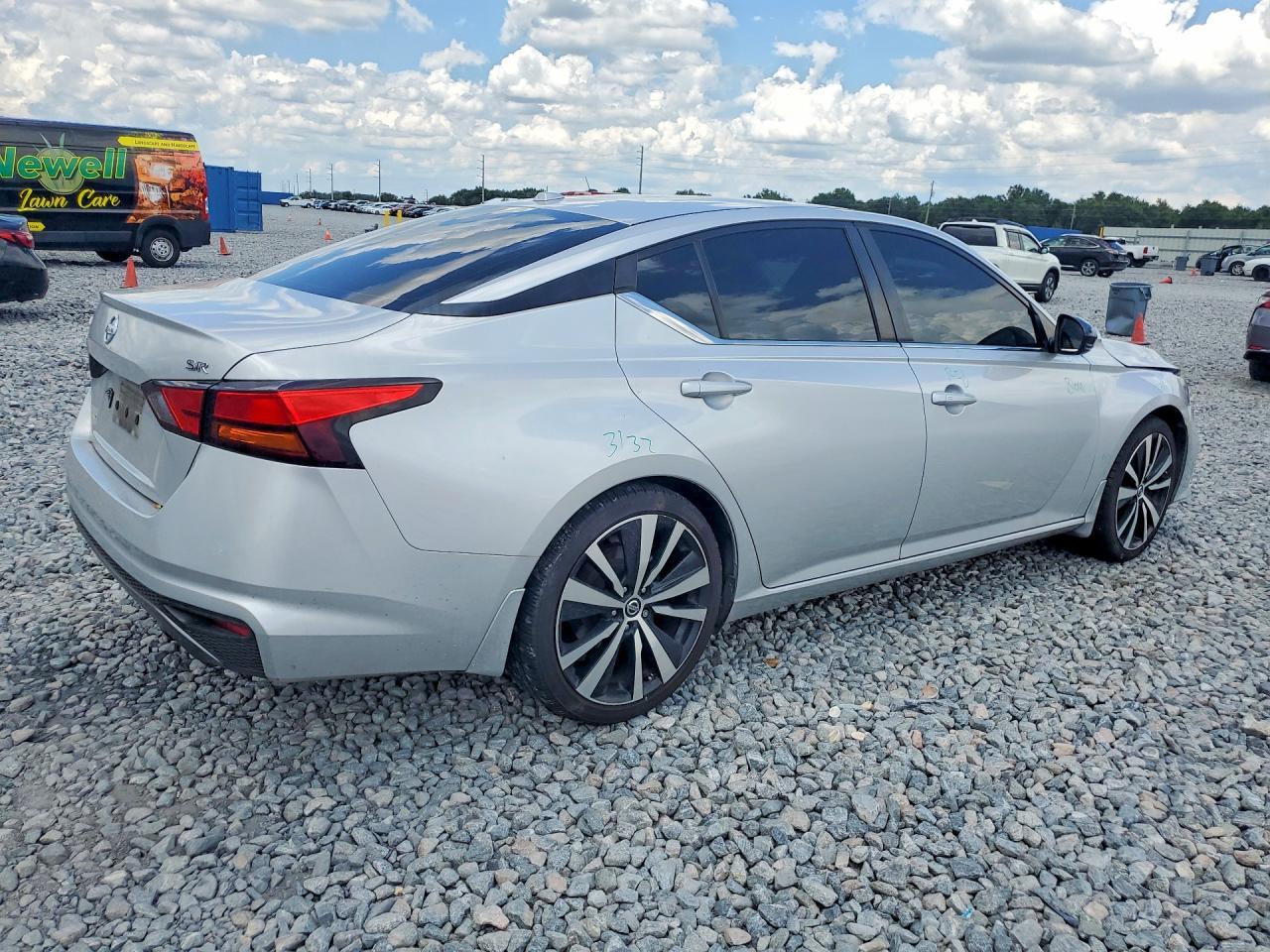 2019 Nissan Altima Sr - zdjęcie 3