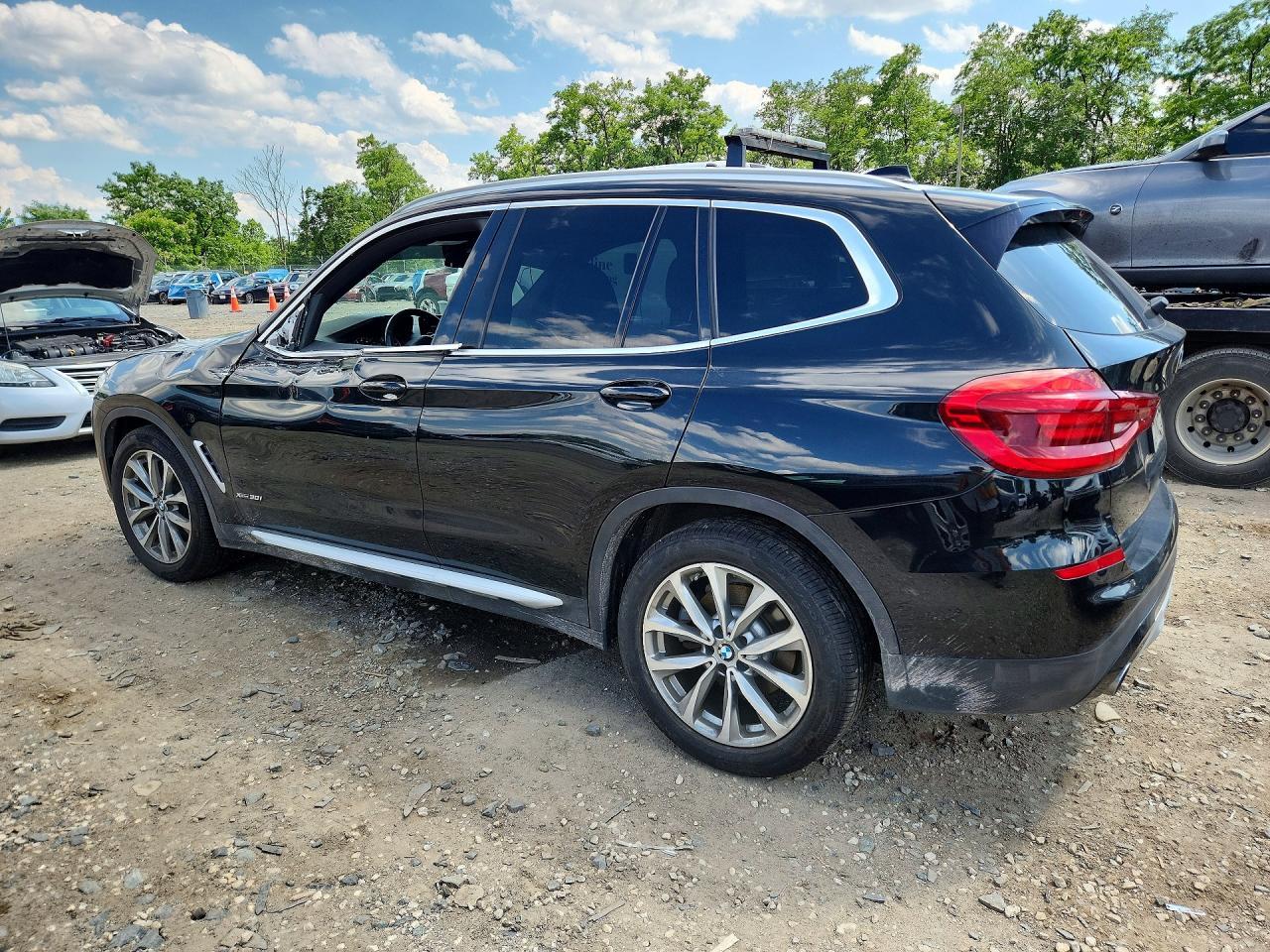 2018 BMW X3 xDrive30I - zdjęcie 2