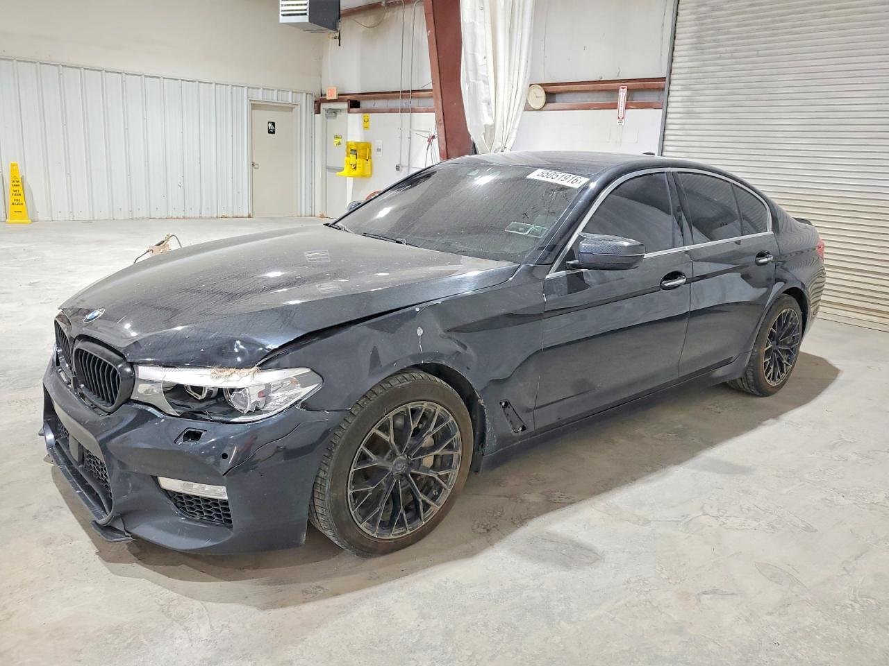 2018 BMW 530 Xi - zdjęcie główne