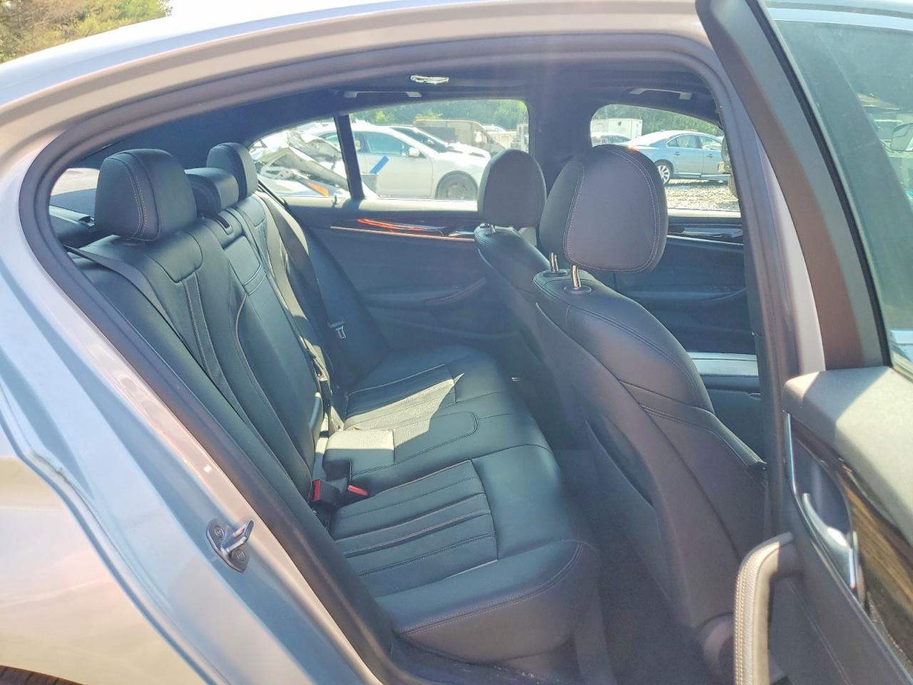 2019 BMW Seria 5 530i - zdjęcie 10