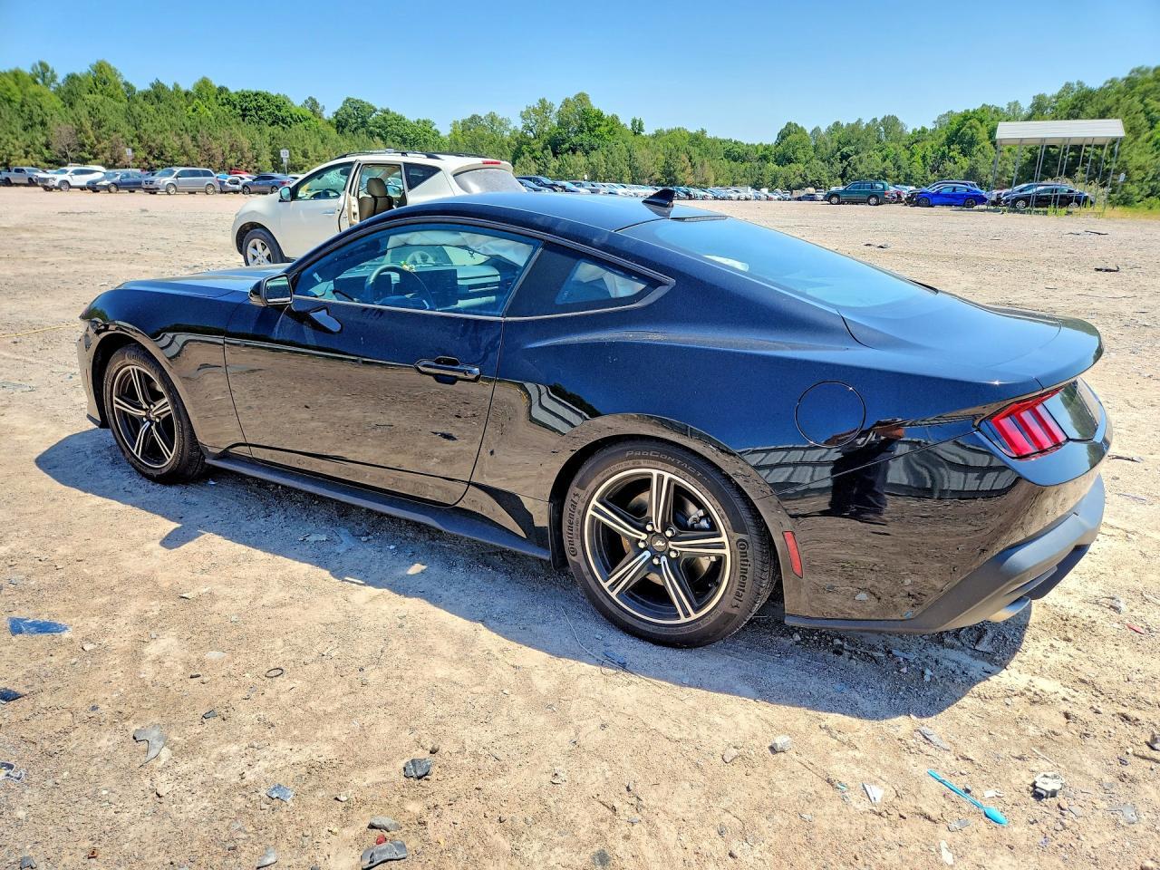 2024 Ford Mustang - zdjęcie 2