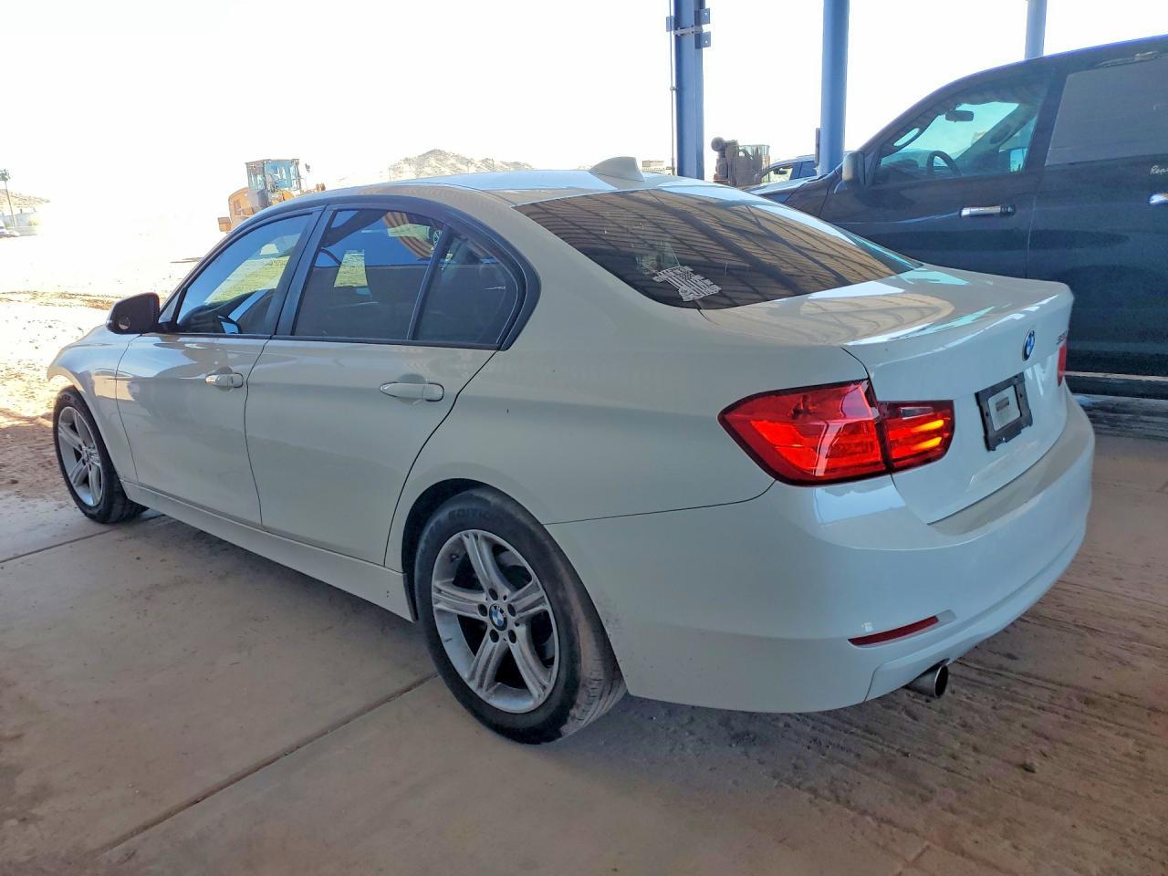 2014 BMW 320 I - zdjęcie 2